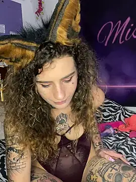 BlazyKitsune- online show from December 28, 1:38 pm