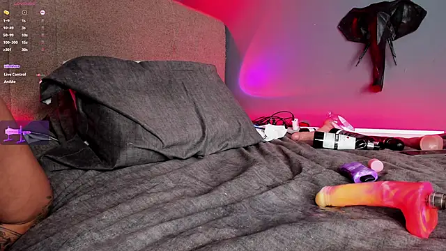 Snapshot of samuel_boy_tatoo chatting on January 24, 4:59 am samuel boy tatoo online show from January 24, 4:59 am