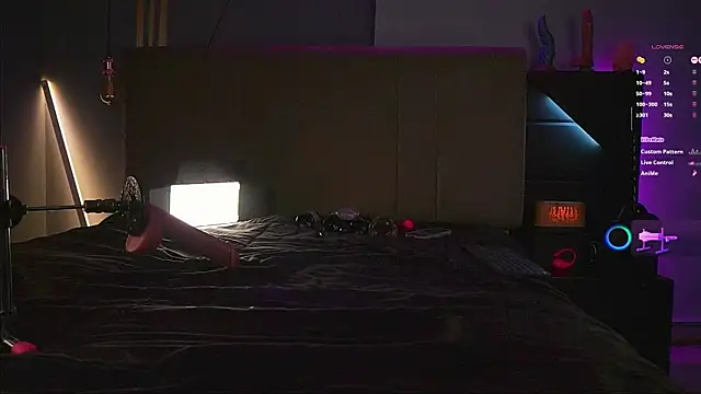 Snapshot of samuel_boy_tatoo chatting on November 29, 5:32 am samuel boy tatoo online show from November 29, 5:32 am