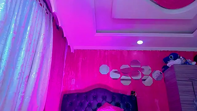 TiffanyMackensyy online show from March 18, 1:42 am