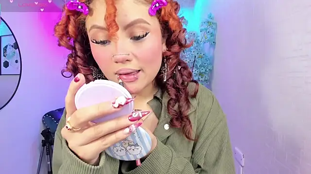 Snapshot of Theia_moon chatting on February 16, 1:18 pm Theia moon online show from February 16, 1:18 pm