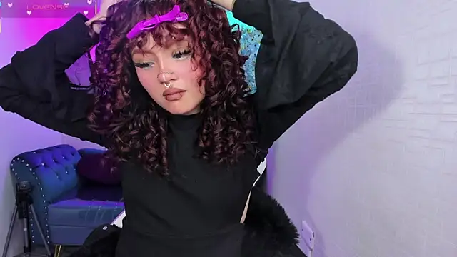 Snapshot of Theia_moon chatting on March 10, 1:05 pm Theia moon online show from March 10, 1:05 pm