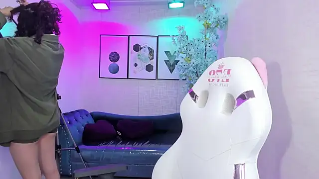 Snapshot of Theia_moon chatting on March 14, 1:16 pm Theia moon online show from March 14, 1:16 pm