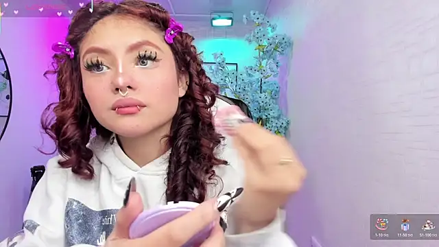 Snapshot of Theia_moon chatting on March 23, 3:38 pm Theia moon online show from March 23, 3:38 pm