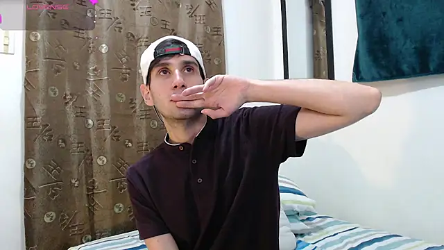 Thhiago tay online show from November 2, 7:05 pm