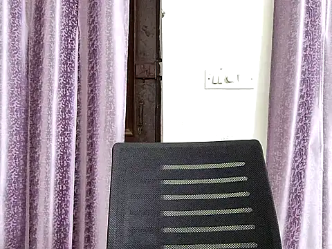 Snapshot of samosa73 chatting on September 24, 1:36 pm samosa73 online show from September 24, 1:36 pm