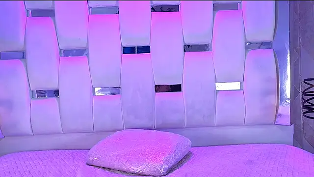 Parismorelli1 online show from December 16, 12:37 am