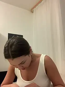 MiraMiss online show from April 23, 4:53 pm