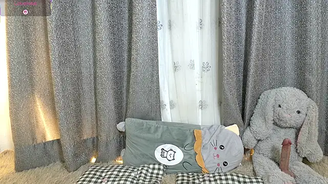 petite paola online show from December 19, 10:17 pm