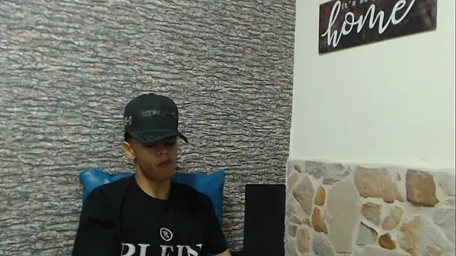 Snapshot of Billy_zander chatting on January 14, 1:17 pm Billy zander online show from January 14, 1:17 pm