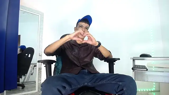 Snapshot of Favel_Gomez7 chatting on December 20, 12:49 pm Favel Gomez7 online show from December 20, 12:49 pm
