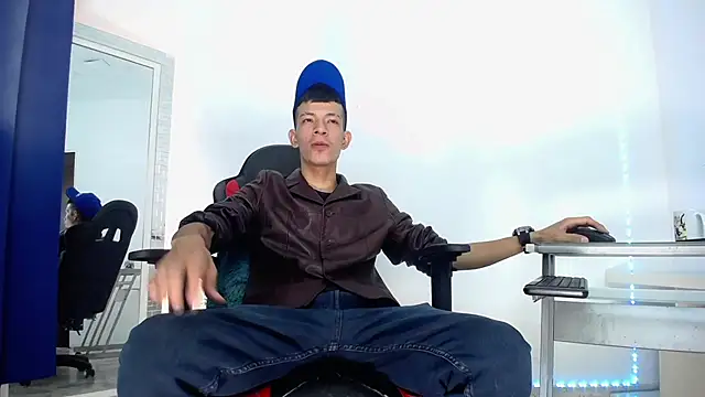 Snapshot of Favel_Gomez7 chatting on December 20, 7:50 pm Favel Gomez7 online show from December 20, 7:50 pm
