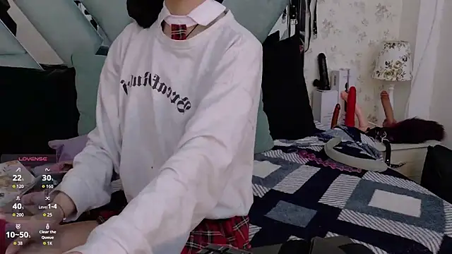 Queenjenn   online show from March 3, 4:51 am