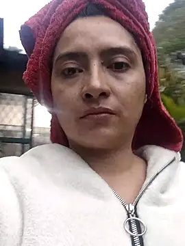 Snapshot of SarayMoorex_ chatting on October 26, 10:47 pm SarayMoorex online show from October 26, 10:47 pm