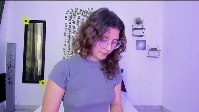 Noellesable online show from December 4, 3:32 pm