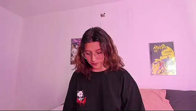 Noellesable online show from December 7, 2:13 pm