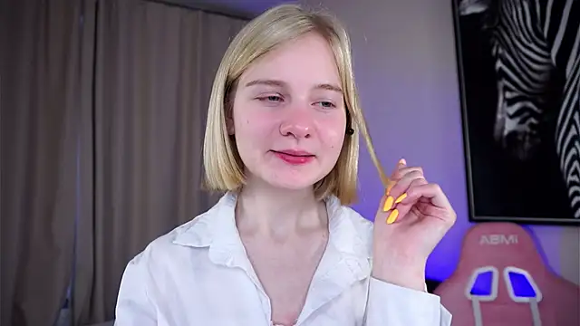 OdelinaFicken online show from October 29, 6:15 am