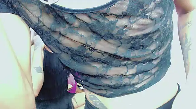 Snapshot of Luna_and_valery chatting on December 11, 3:13 am Luna and valery online show from December 11, 3:13 am