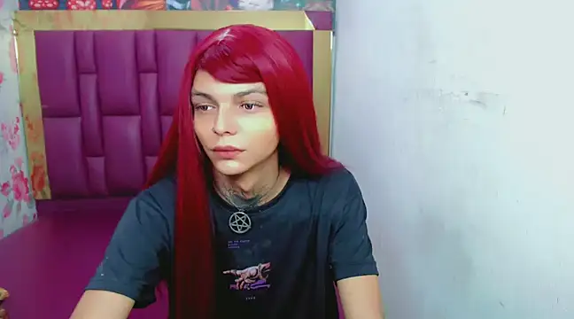 Snapshot of Luna_and_valery chatting on January 22, 8:17 pm Luna and valery online show from January 22, 8:17 pm