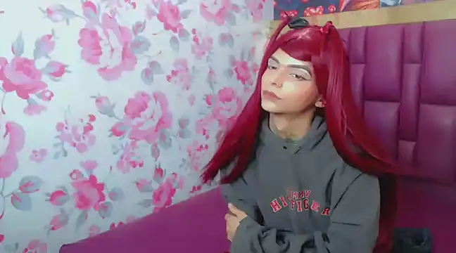 Snapshot of Luna_and_valery chatting on February 12, 7:35 pm Luna and valery online show from February 12, 7:35 pm