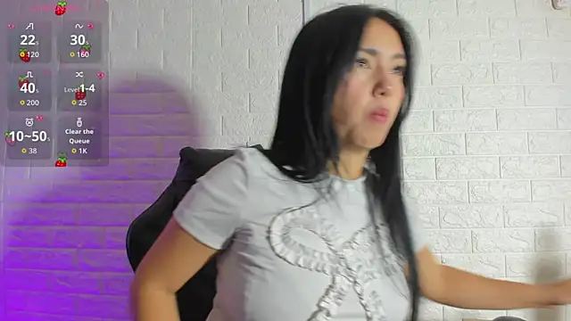 Snapshot of sweet_kitty0110 chatting on February 26, 8:30 pm sweet kitty0110 online show from February 26, 8:30 pm