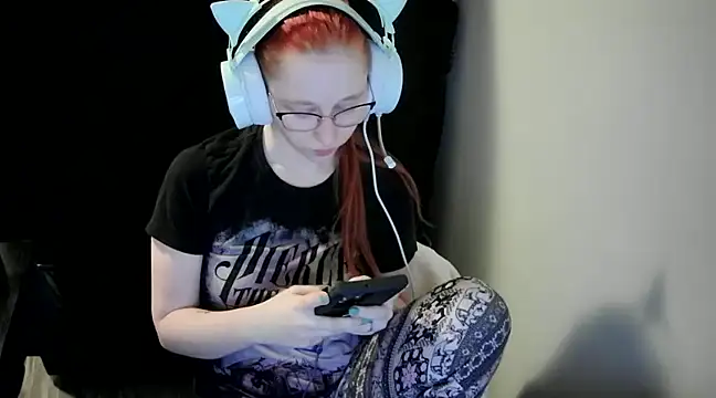 LilyFoxxx online show from December 15, 5:34 am