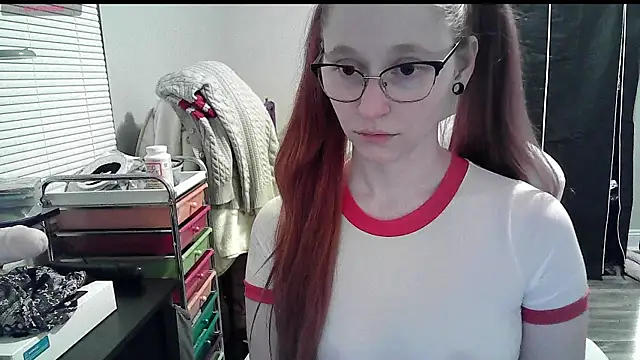 LilyFoxxx online show from January 15, 3:54 am