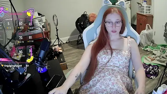 LilyFoxxx online show from September 24, 3:21 am