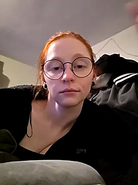 Snapshot of LilyFoxxx chatting on March 30, 5:52 am LilyFoxxx online show from March 30, 5:52 am