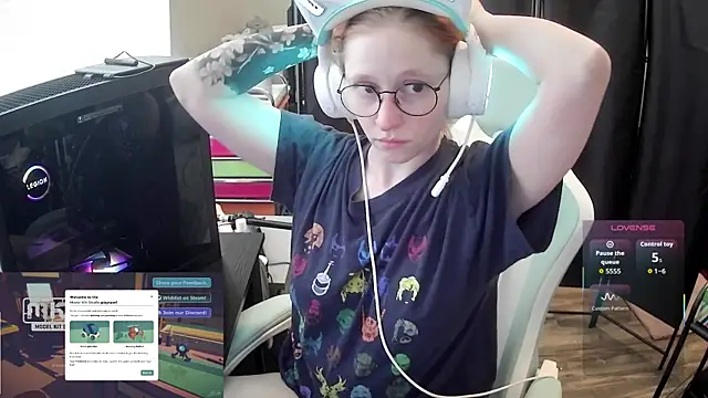 Snapshot of LilyFoxxx chatting on June 7, 8:34 pm LilyFoxxx online show from June 7, 8:34 pm