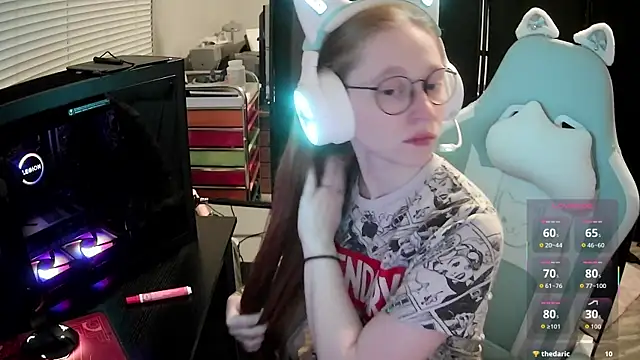 Snapshot of LilyFoxxx chatting on June 24, 5:17 am LilyFoxxx online show from June 24, 5:17 am