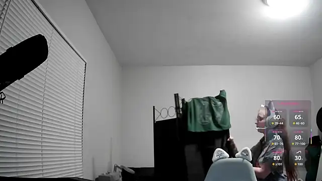 Snapshot of LilyFoxxx chatting on July 26, 5:15 am LilyFoxxx online show from July 26, 5:15 am