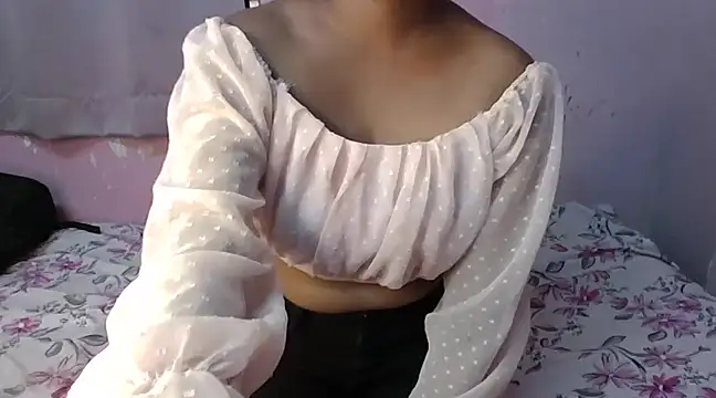 Snapshot of Aaliyalove1 chatting on December 28, 8:26 am Aaliyalove1 online show from December 28, 8:26 am