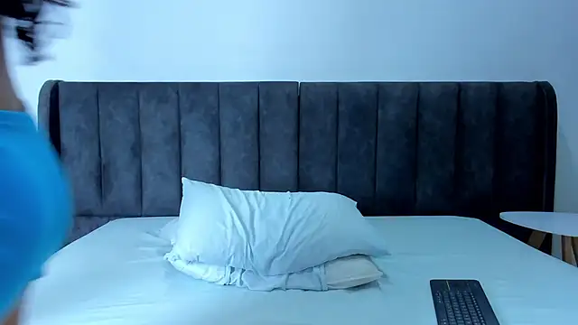 Snapshot of valtira_nova chatting on January 22, 7:03 am valtira nova online show from January 22, 7:03 am