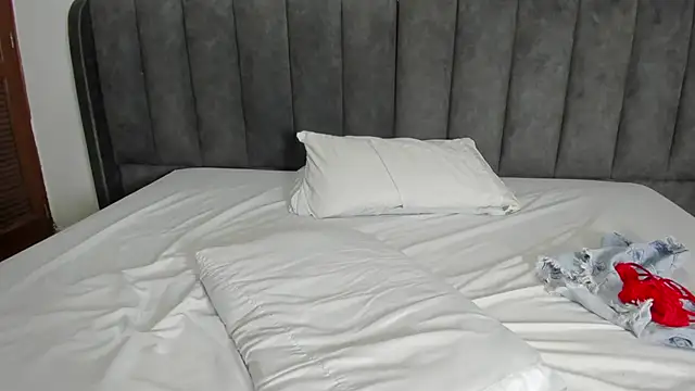 Snapshot of valtira_nova chatting on March 15, 6:58 am valtira nova online show from March 15, 6:58 am