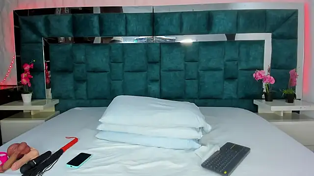 Snapshot of valtira_nova chatting on September 10, 7:14 pm valtira nova online show from September 10, 7:14 pm