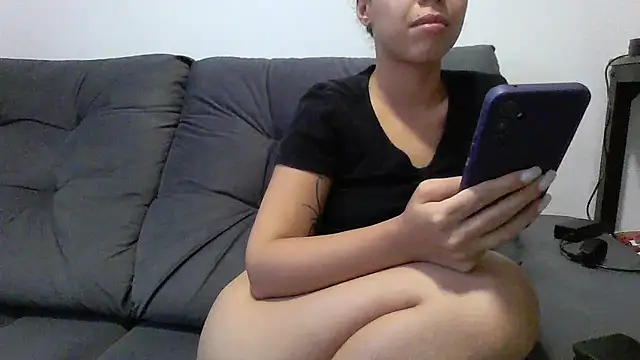 Gatinha-Melada online show from December 3, 8:50 pm