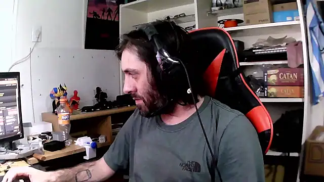 Snapshot of johnwood88 chatting on December 5, 4:21 am johnwood88 online show from December 5, 4:21 am