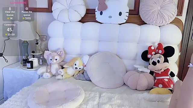 Snapshot of Unique-yiyi chatting on December 26, 8:00 pm Unique-yiyi online show from December 26, 8:00 pm