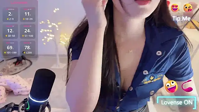 Snapshot of Unique-yiyi chatting on February 16, 1:38 pm Unique-yiyi online show from February 16, 1:38 pm