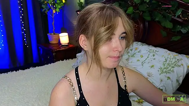 Snapshot of Inessa_Holiday chatting on November 25, 3:01 pm Inessa Holiday online show from November 25, 3:01 pm