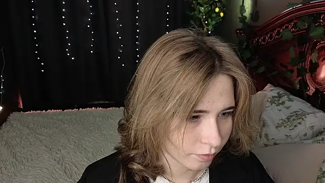 Snapshot of Inessa_Holiday chatting on November 27, 2:52 pm Inessa Holiday online show from November 27, 2:52 pm