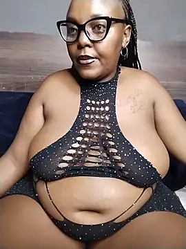 Snapshot of CHERRYYUMMY chatting on March 9, 1:59 pm CHERRYYUMMY online show from March 9, 1:59 pm