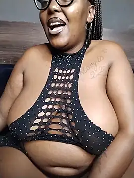 Snapshot of CHERRYYUMMY chatting on March 15, 9:04 am CHERRYYUMMY online show from March 15, 9:04 am