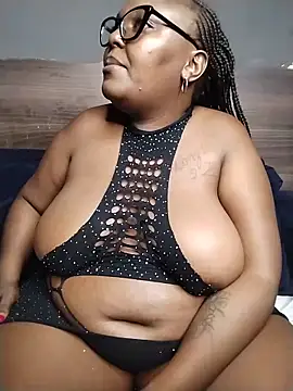 Snapshot of CHERRYYUMMY chatting on March 24, 6:35 pm CHERRYYUMMY online show from March 24, 6:35 pm