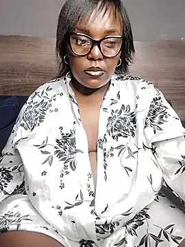 Snapshot of CHERRYYUMMY chatting on April 1, 7:55 pm CHERRYYUMMY online show from April 1, 7:55 pm
