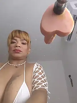 Snapshot of milf_venus chatting on May 22, 8:25 pm milf venus online show from May 22, 8:25 pm