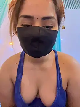 Black Glow online show from December 18, 4:06 pm