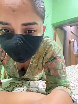 Black Glow online show from January 15, 3:50 pm