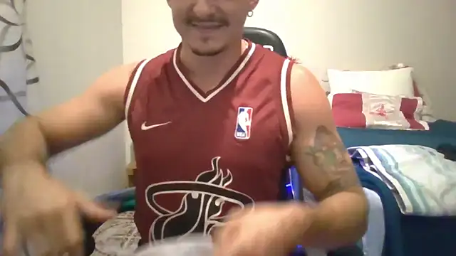 xNeverNoia  online show from December 25, 3:40 am